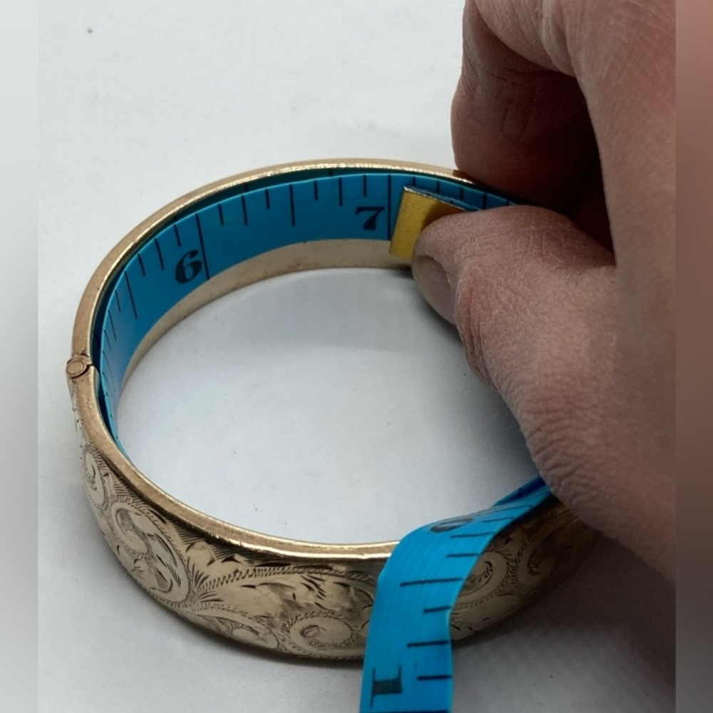 Vtg 9ct 9k Gold Floral Etched Bangle 9 Karat Gold w Metal Core 7” / 2.2”D - Picture 5 of 8